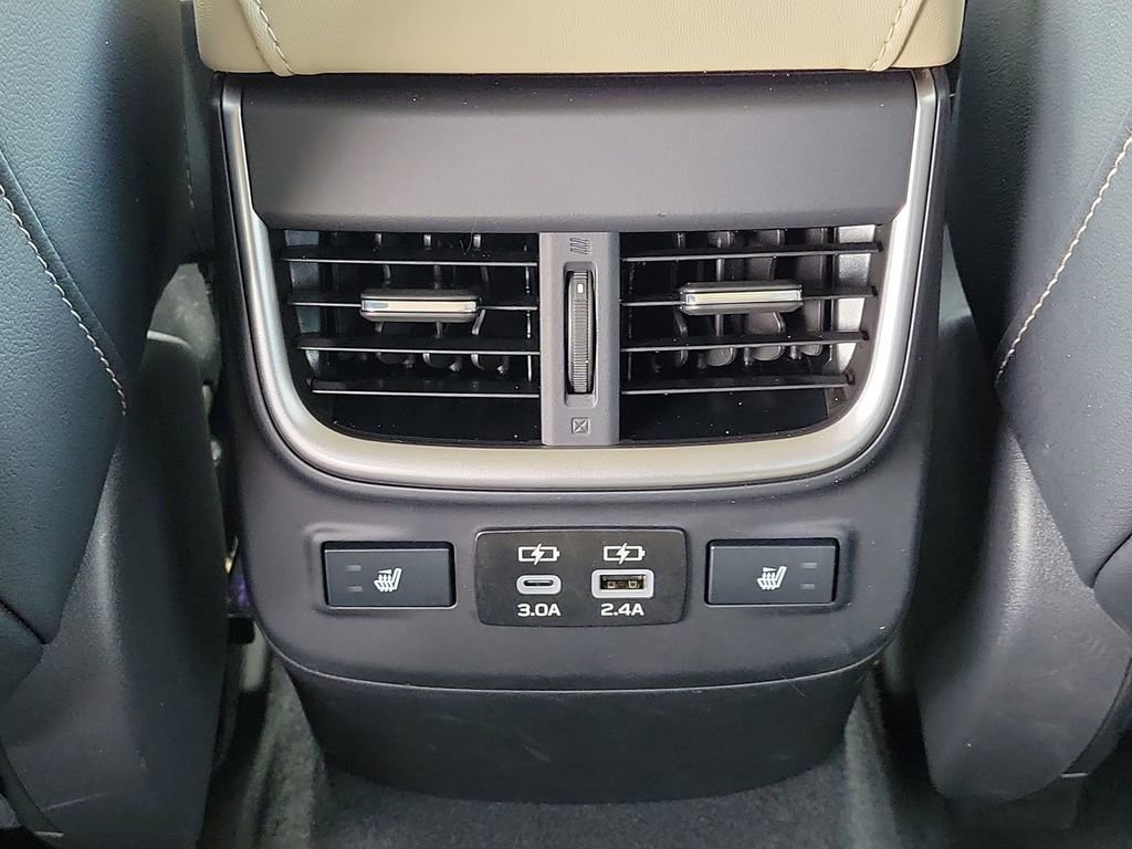 Used 2025 Subaru Outback Limited image 13