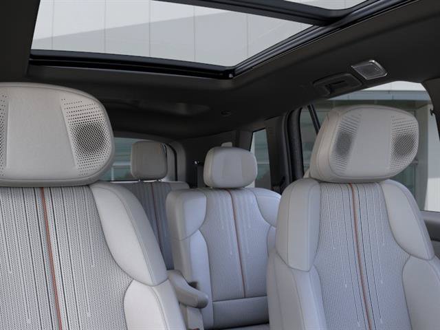 New 2027 Cadillac Vistiq Luxury w/ LPO, Floor Liner Package AWD/4WD image 24