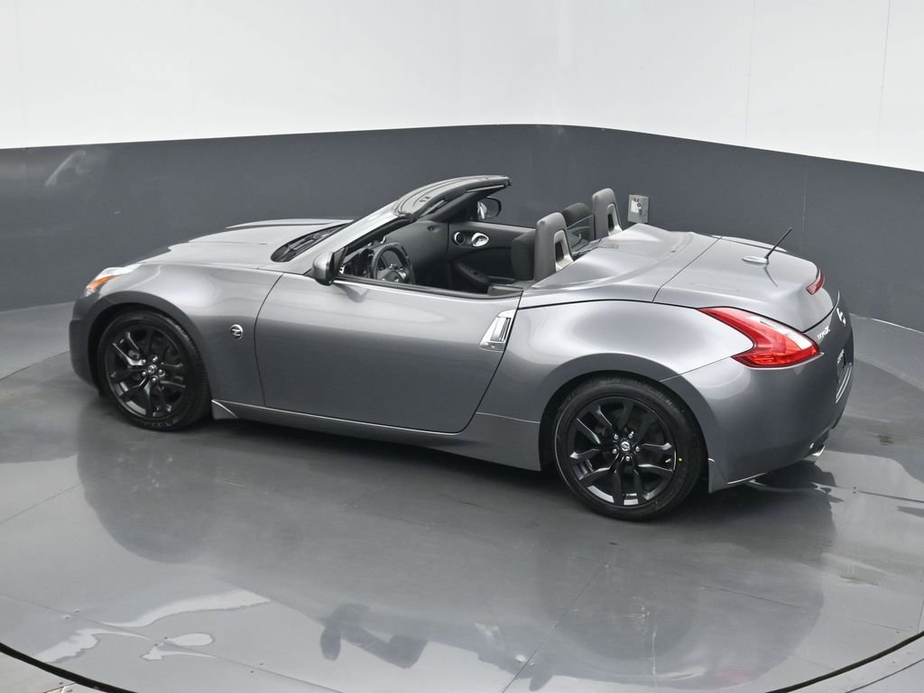Used 2016 Nissan 370Z Roadster image 15