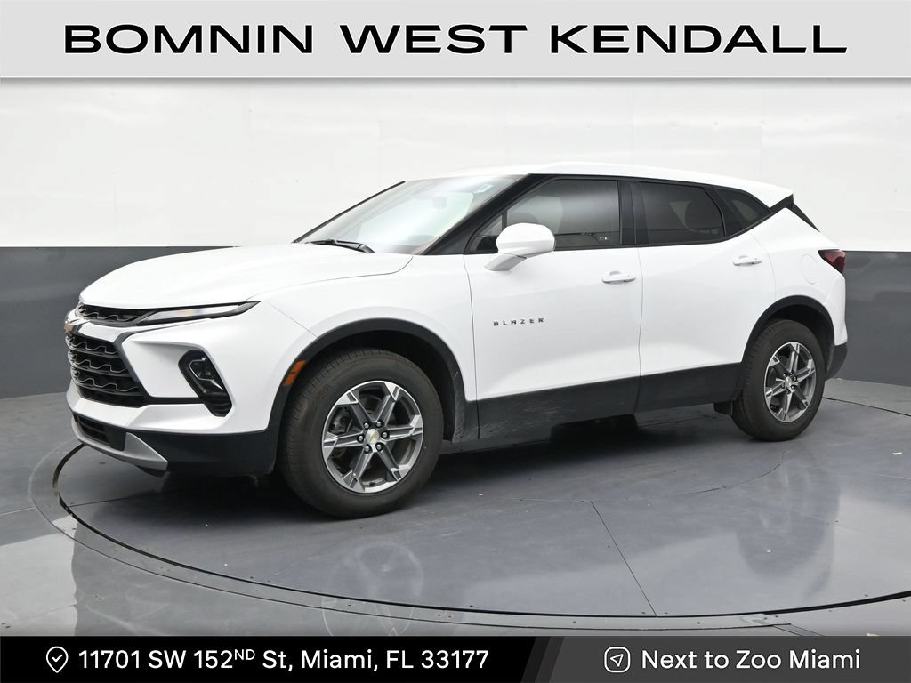 Used 2024 Chevrolet Blazer LT FWD image 1