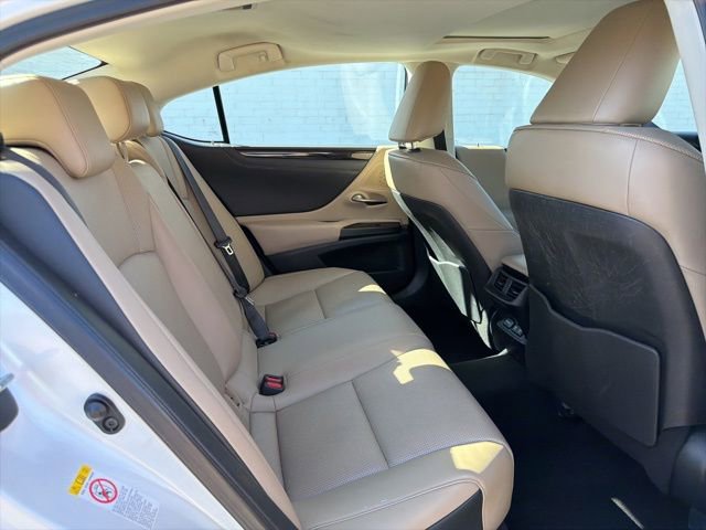 Used 2019 Lexus ES 350 Luxury w/ Premium Package image 14