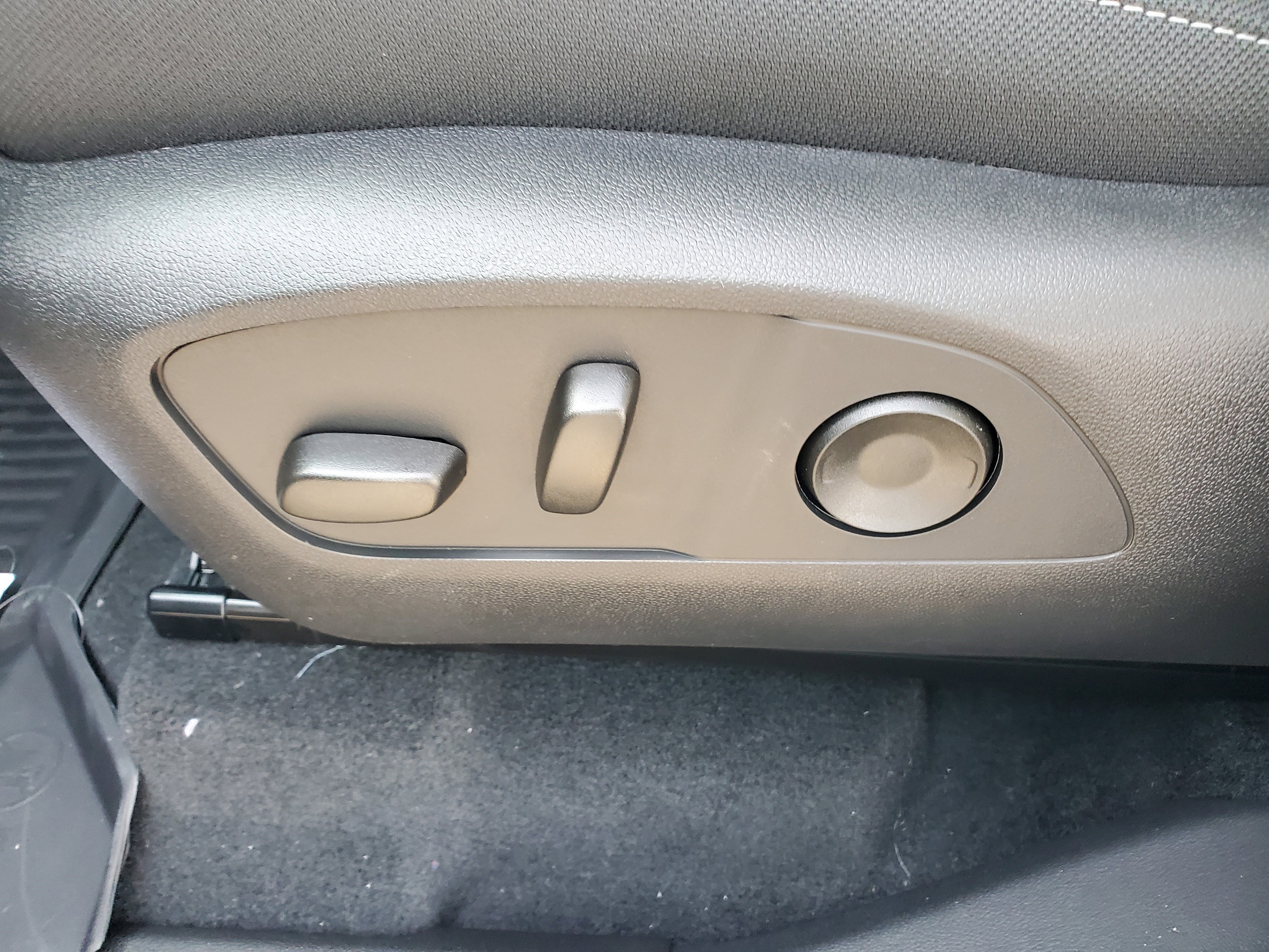 New 2026 Chevrolet Traverse LT w/ Sun and Wheel Package image 6