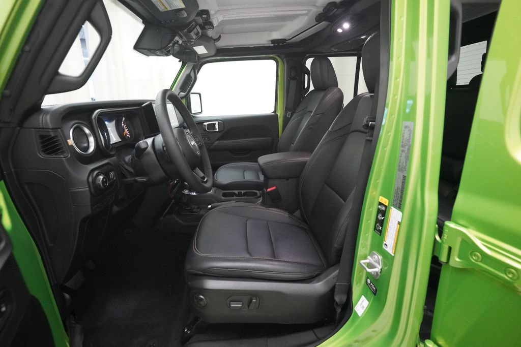 Used 2025 Jeep Gladiator Sport AWD/4WD image 7