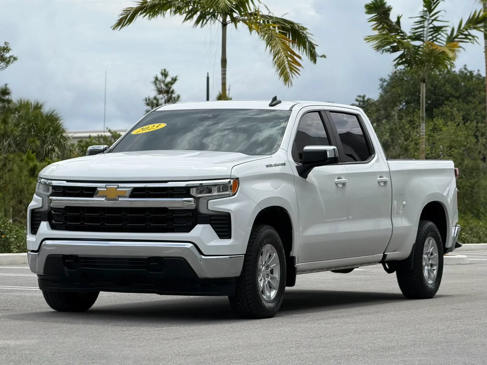 Used 2023 Chevrolet Silverado 1500 LT w/ Protection Package AWD/4WD image 6