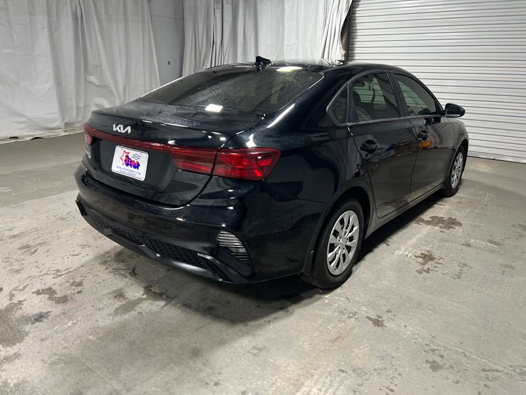 Used 2024 Kia Forte LX image 7