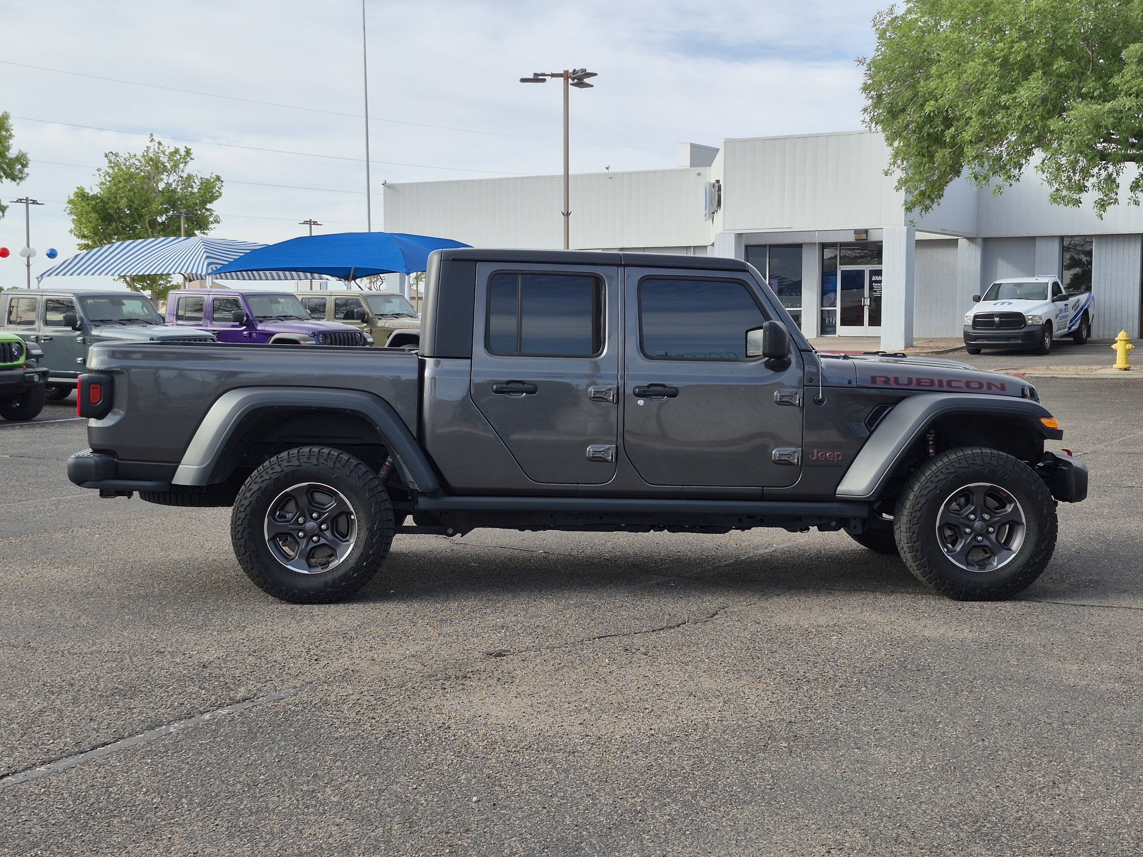 Used 2022 Jeep Gladiator Rubicon w/ Cold Weather Group AWD/4WD image 8