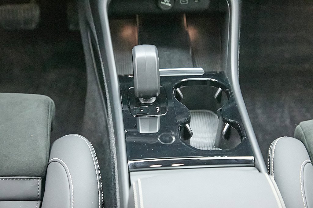 Certified 2023 Volvo XC40 Recharge Ultimate image 33