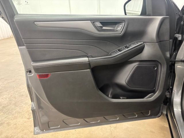 Used 2025 Ford Escape Active FWD image 16