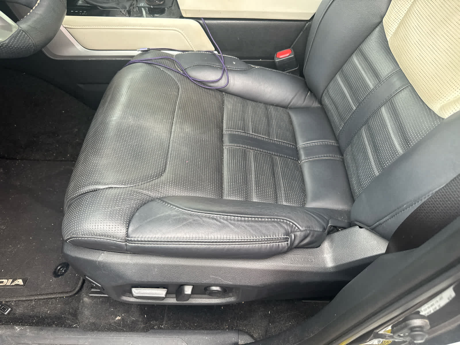 Used 2023 Toyota Sequoia Capstone RWD image 8