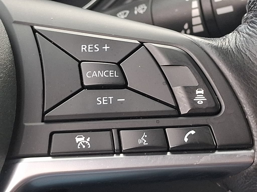 Used 2018 Nissan Rogue SL FWD image 22