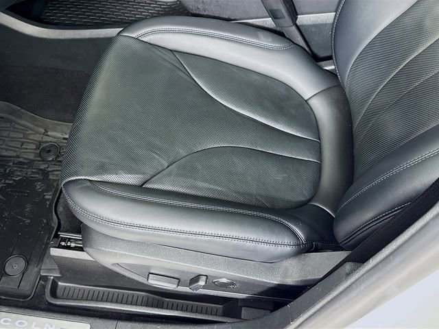 Used 2023 Lincoln Nautilus Reserve w/ Equipment Group 201A image 22