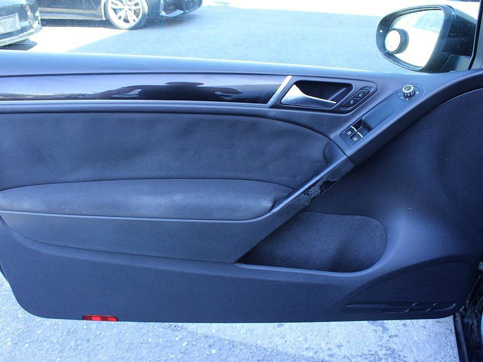 Used 2010 Volkswagen GTI 2-Door image 7