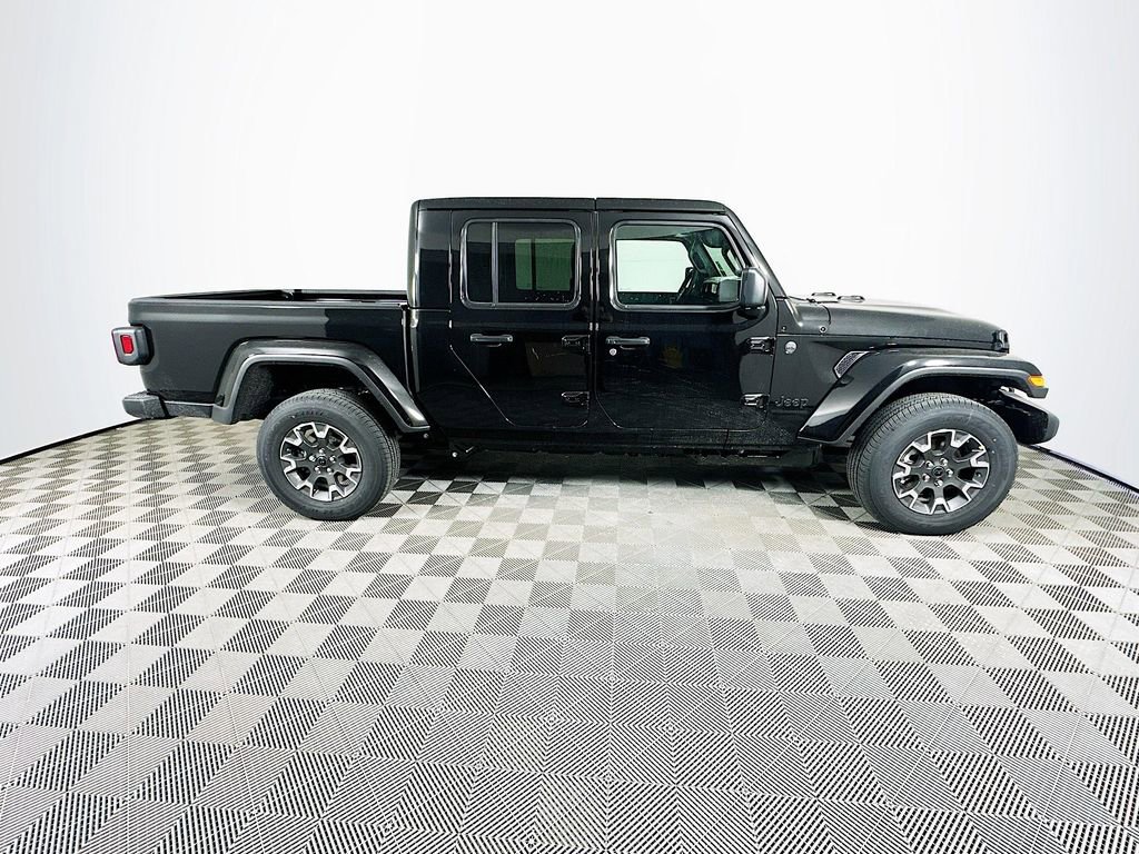 New 2026 Jeep Gladiator Sahara image 11