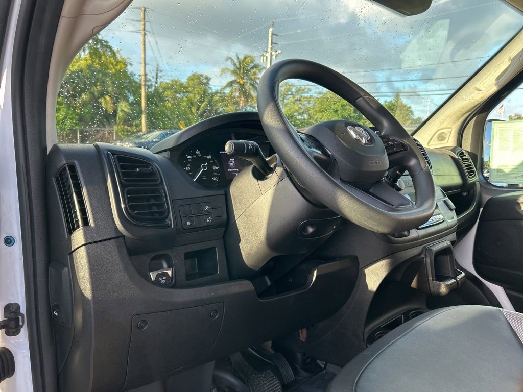 Used 2025 RAM ProMaster 2500 w/ Convenience Group image 10