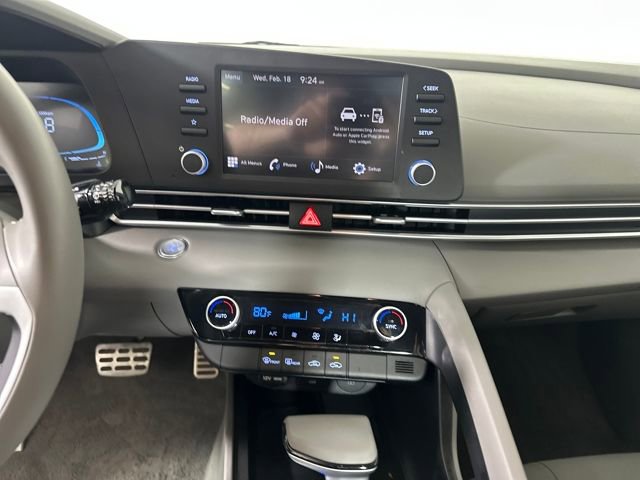 Certified 2025 Hyundai Elantra Sport image 49