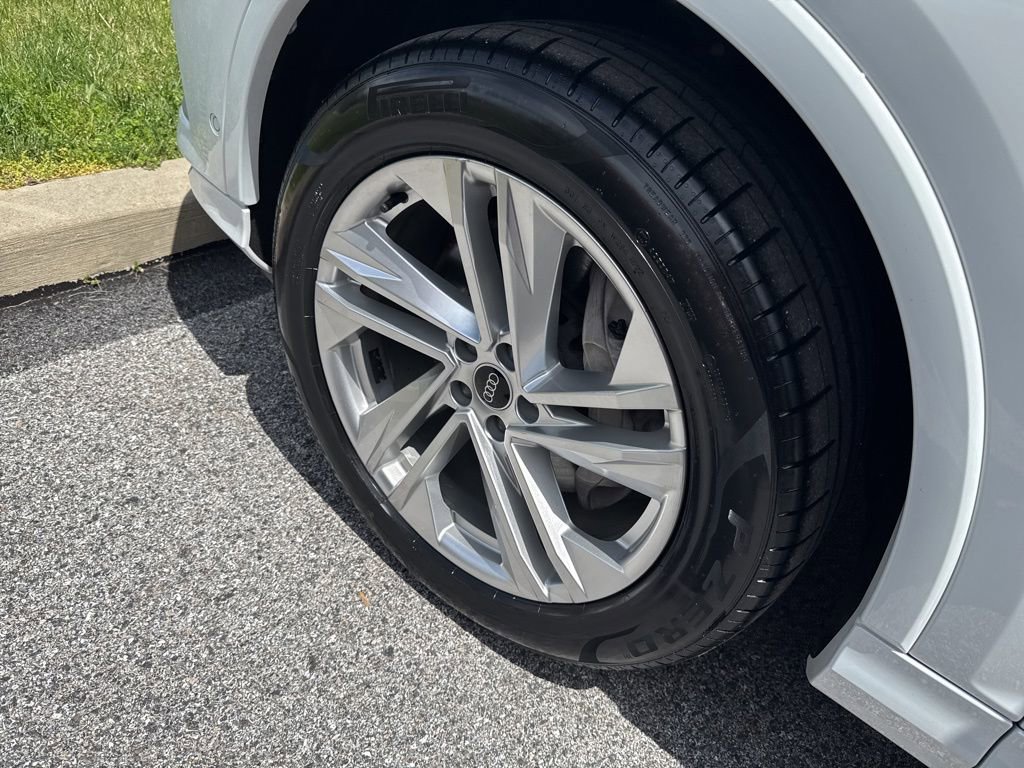 Used 2021 Audi Q7 3.0T Premium w/ Convenience Package AWD/4WD image 33