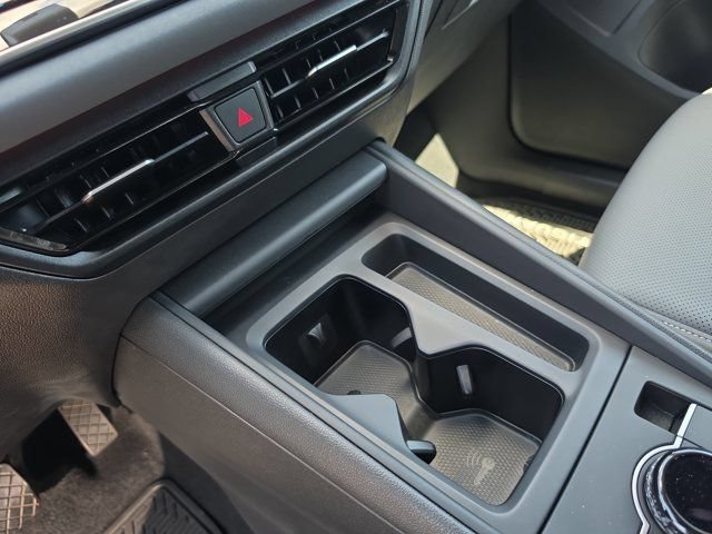 Used 2025 Volkswagen Tiguan SE FWD image 24