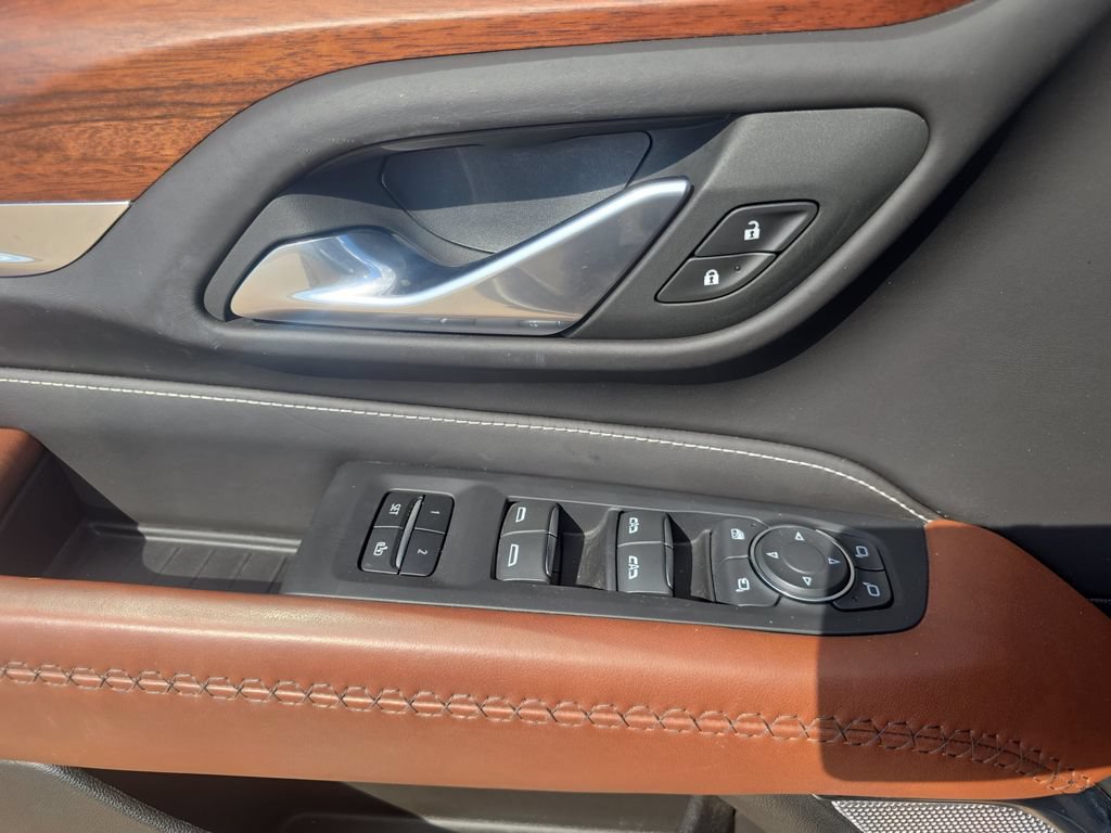 Used 2024 GMC Yukon Denali Ultimate AWD/4WD image 29