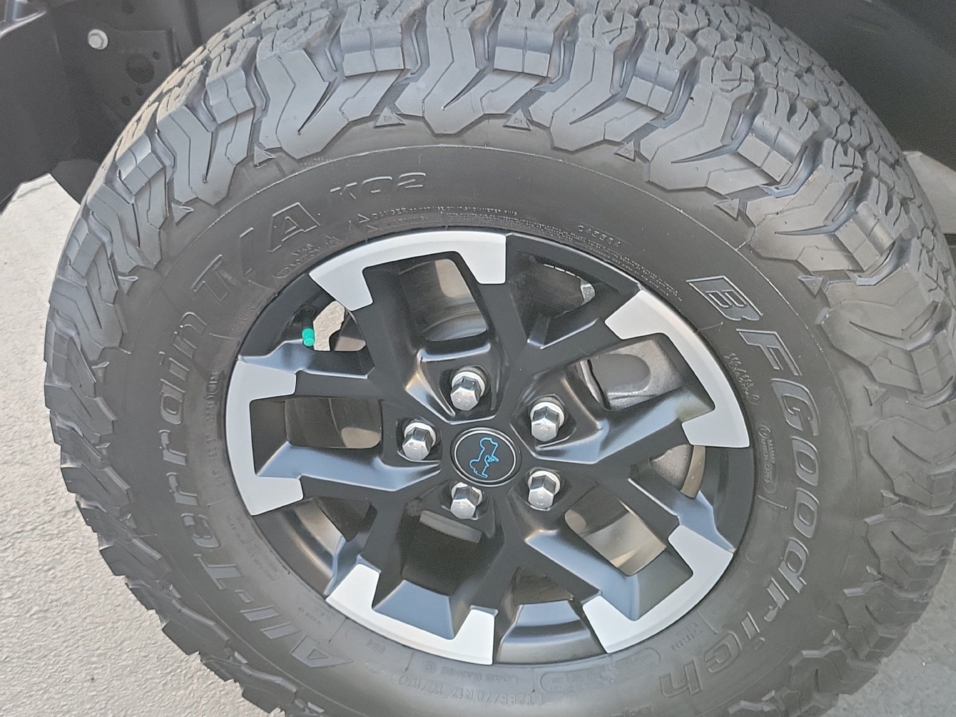 Certified 2024 Jeep Wrangler Unlimited Rubicon 4xe w/ Technology Group AWD/4WD image 5