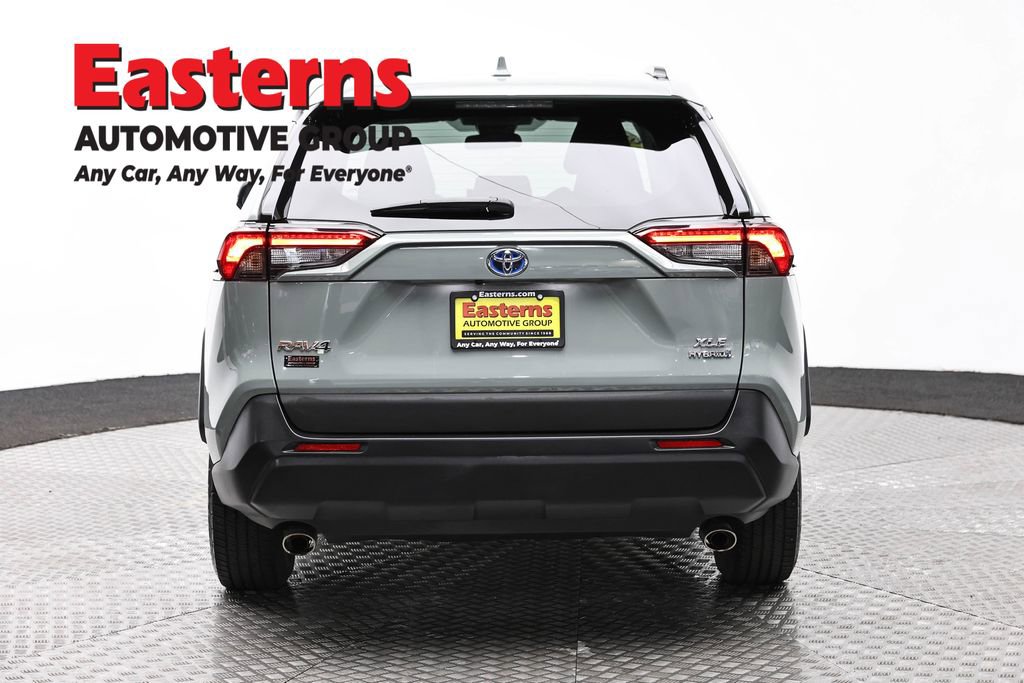Used 2022 Toyota RAV4 XLE AWD/4WD image 6