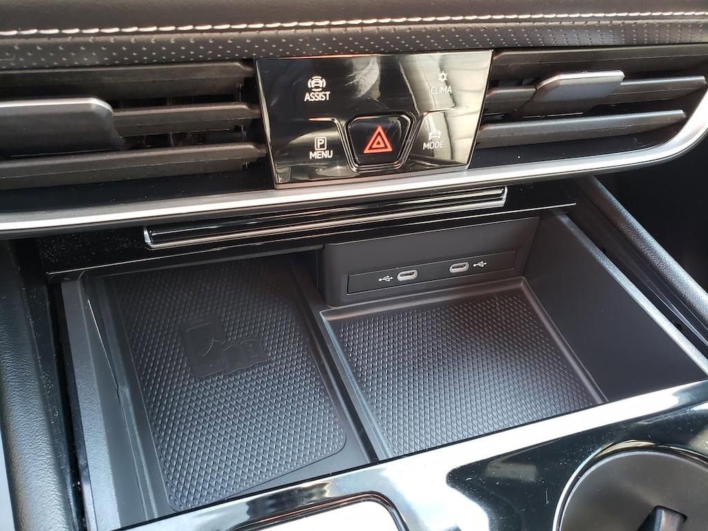 Used 2024 Volkswagen Atlas Cross Sport SEL image 29