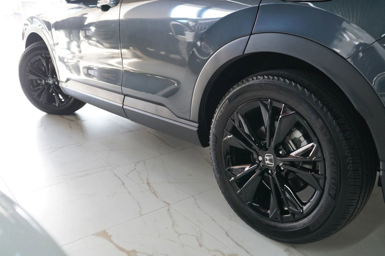 Used 2025 Honda CR-V Sport Touring image 4