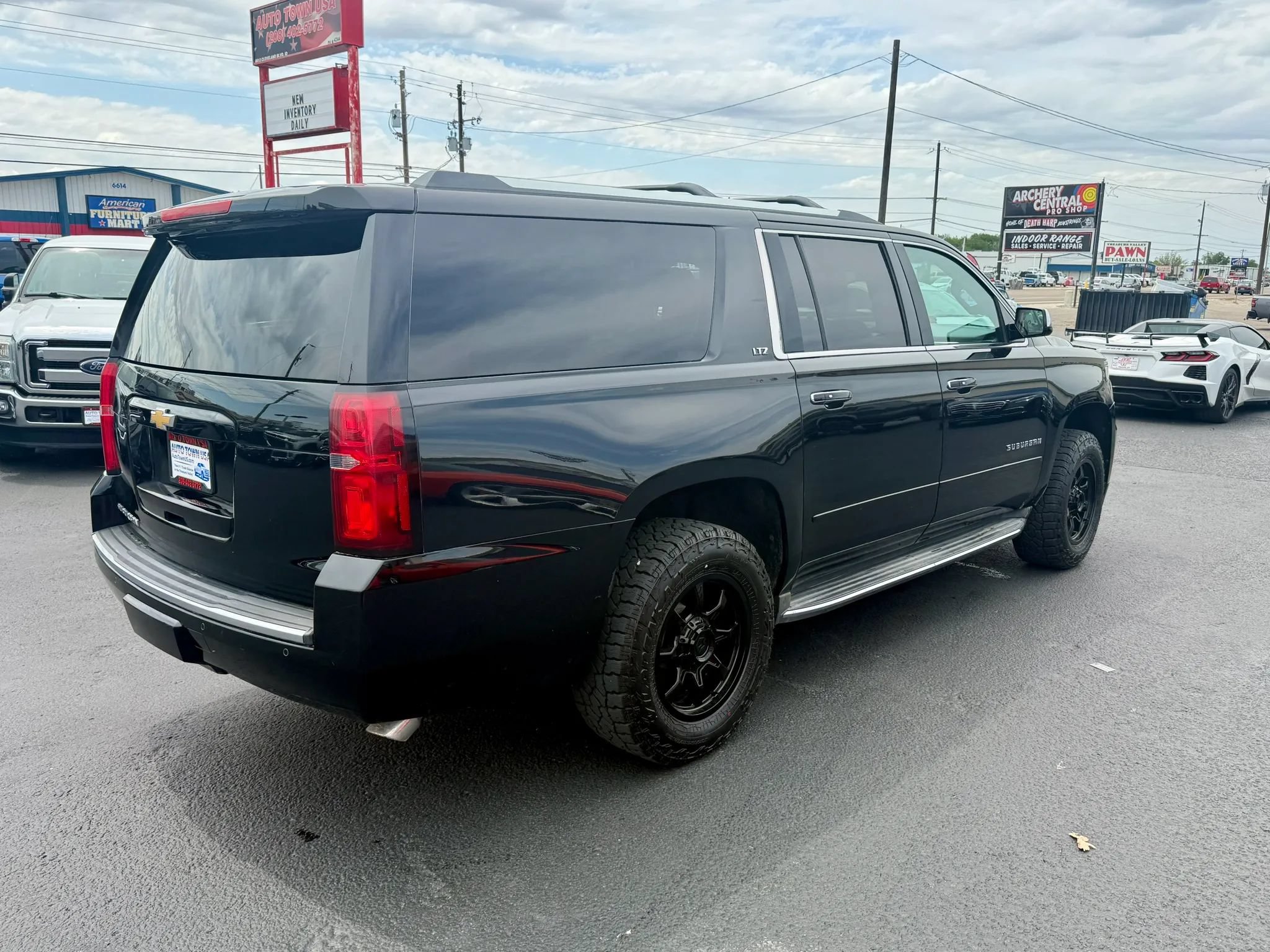 Used 2015 Chevrolet Suburban LTZ w/ Max Trailering Package AWD/4WD image 5