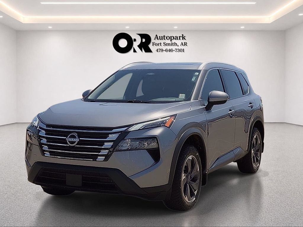 Used 2025 Nissan Rogue SV w/ SV Premium Package AWD/4WD image 2