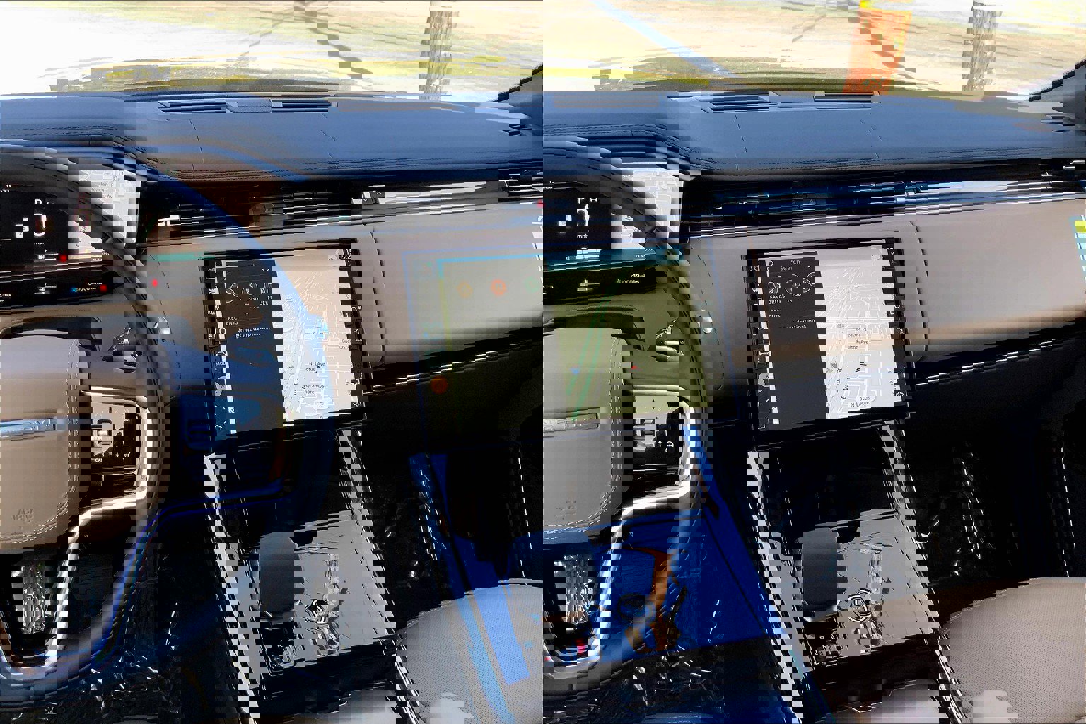 New 2025 Land Rover Range Rover Sport SE image 8