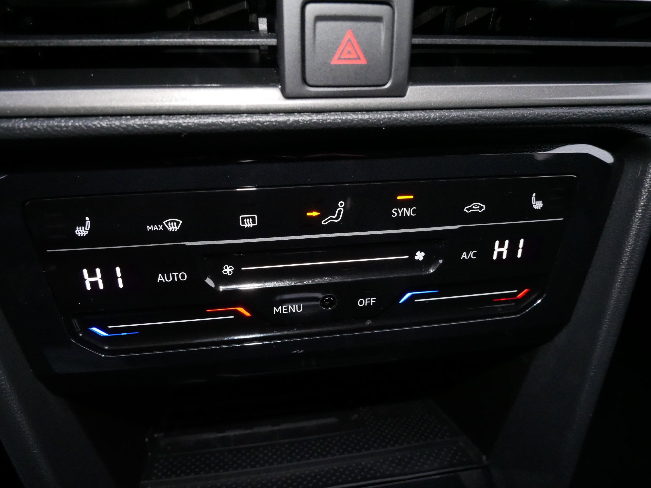 Certified 2025 Volkswagen Taos SE image 23