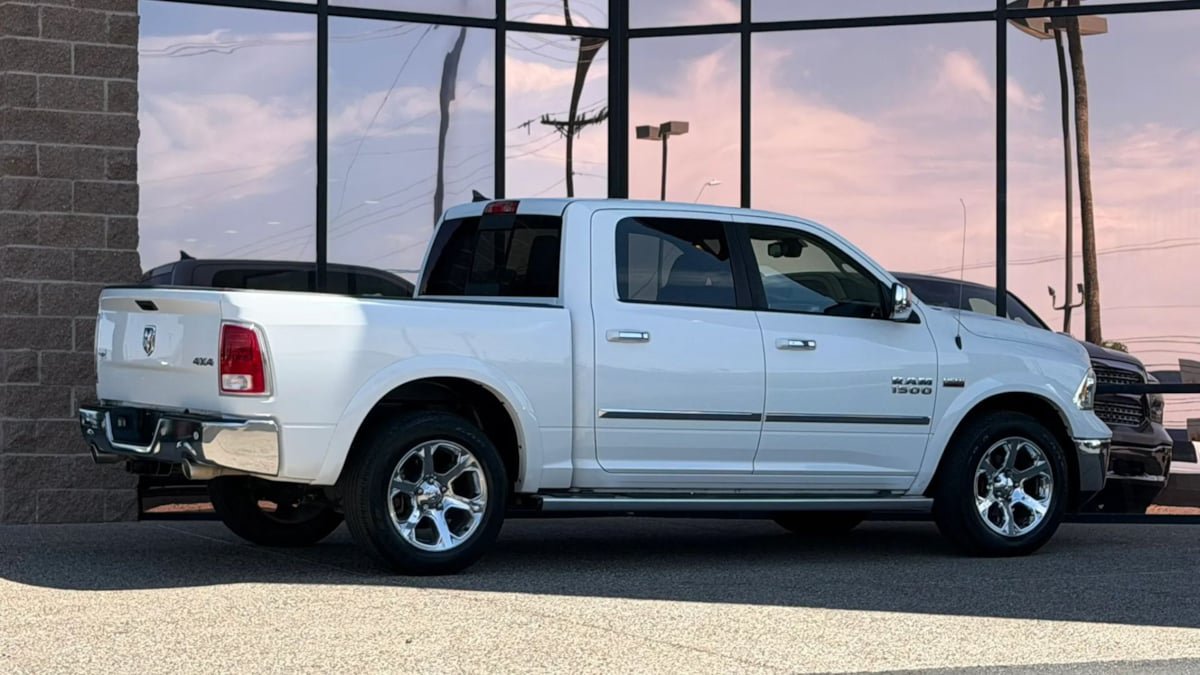 Used 2016 RAM 1500 Laramie w/ Convenience Group AWD/4WD image 18