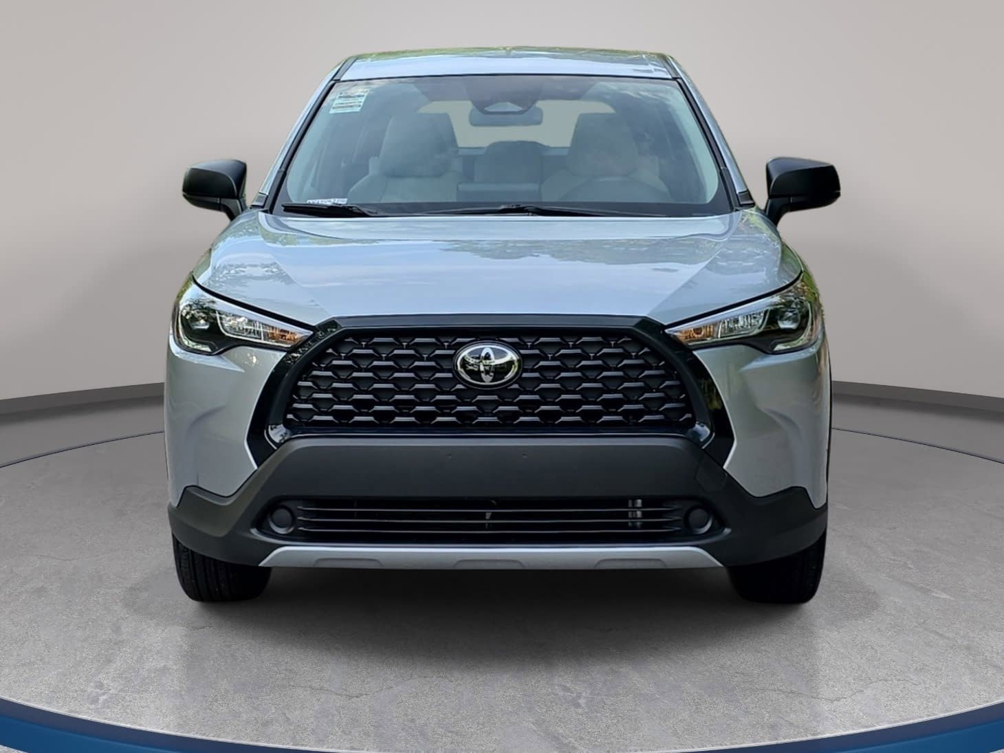 Used 2025 Toyota Corolla Cross L FWD image 2