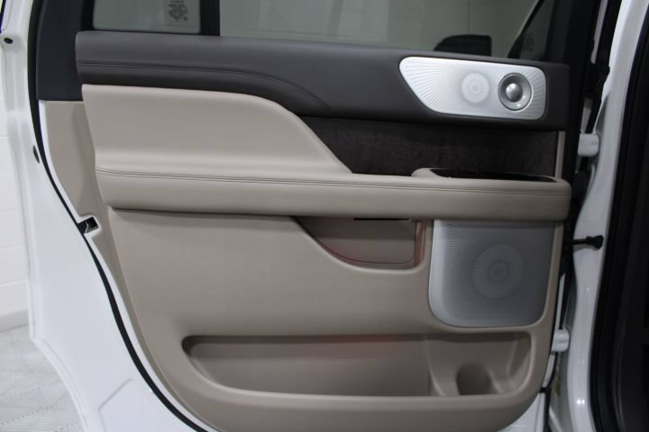 Used 2022 Lincoln Navigator L Reserve AWD/4WD image 24