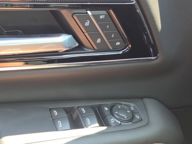 New 2026 GMC Yukon Elevation w/ Elevation Premium Package AWD/4WD image 32