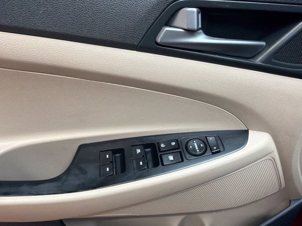Used 2017 Hyundai Tucson SE w/ SE Popular Package 02 FWD image 16