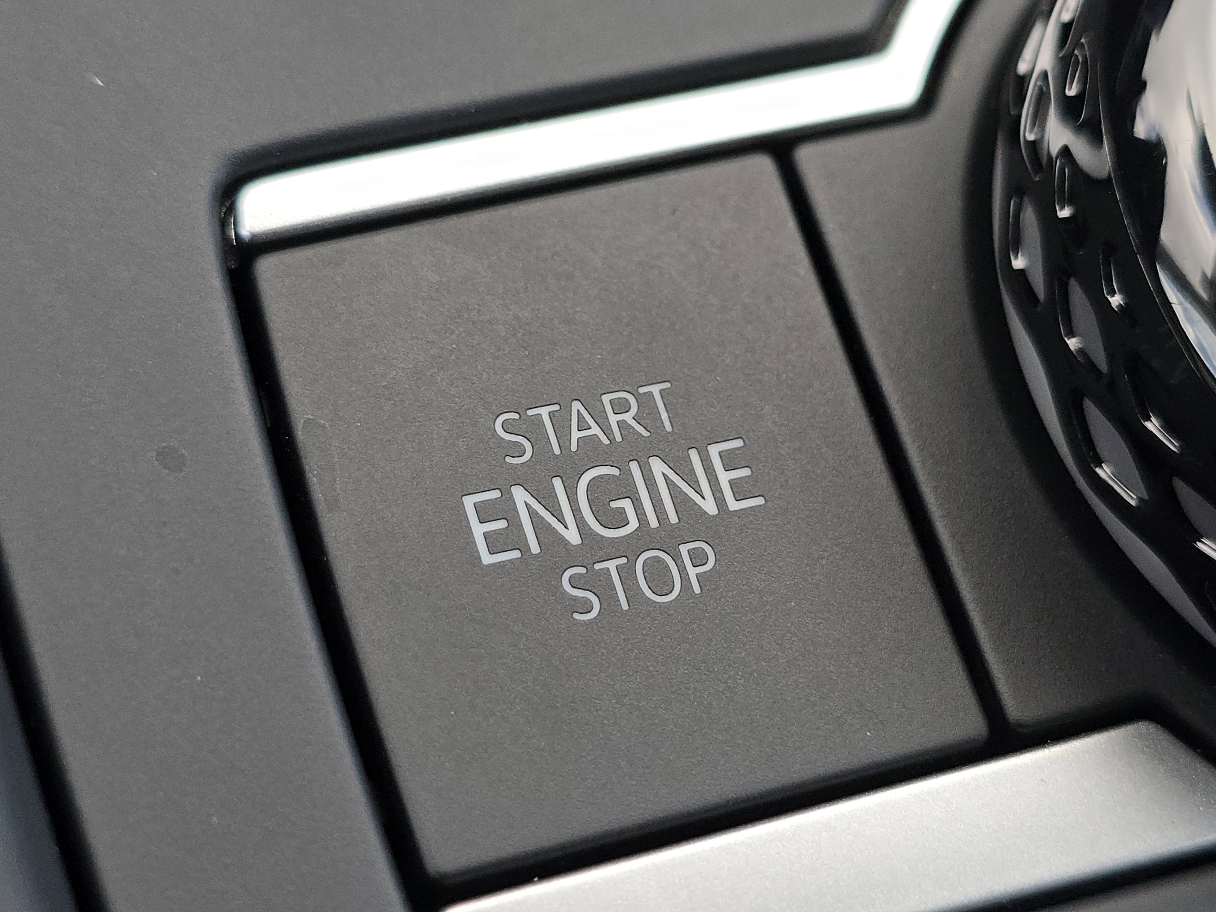 New 2025 Volkswagen Tiguan SE image 25