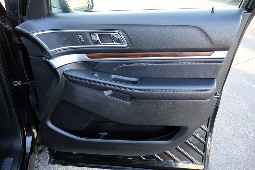Certified 2017 Ford Explorer Limited AWD/4WD image 20