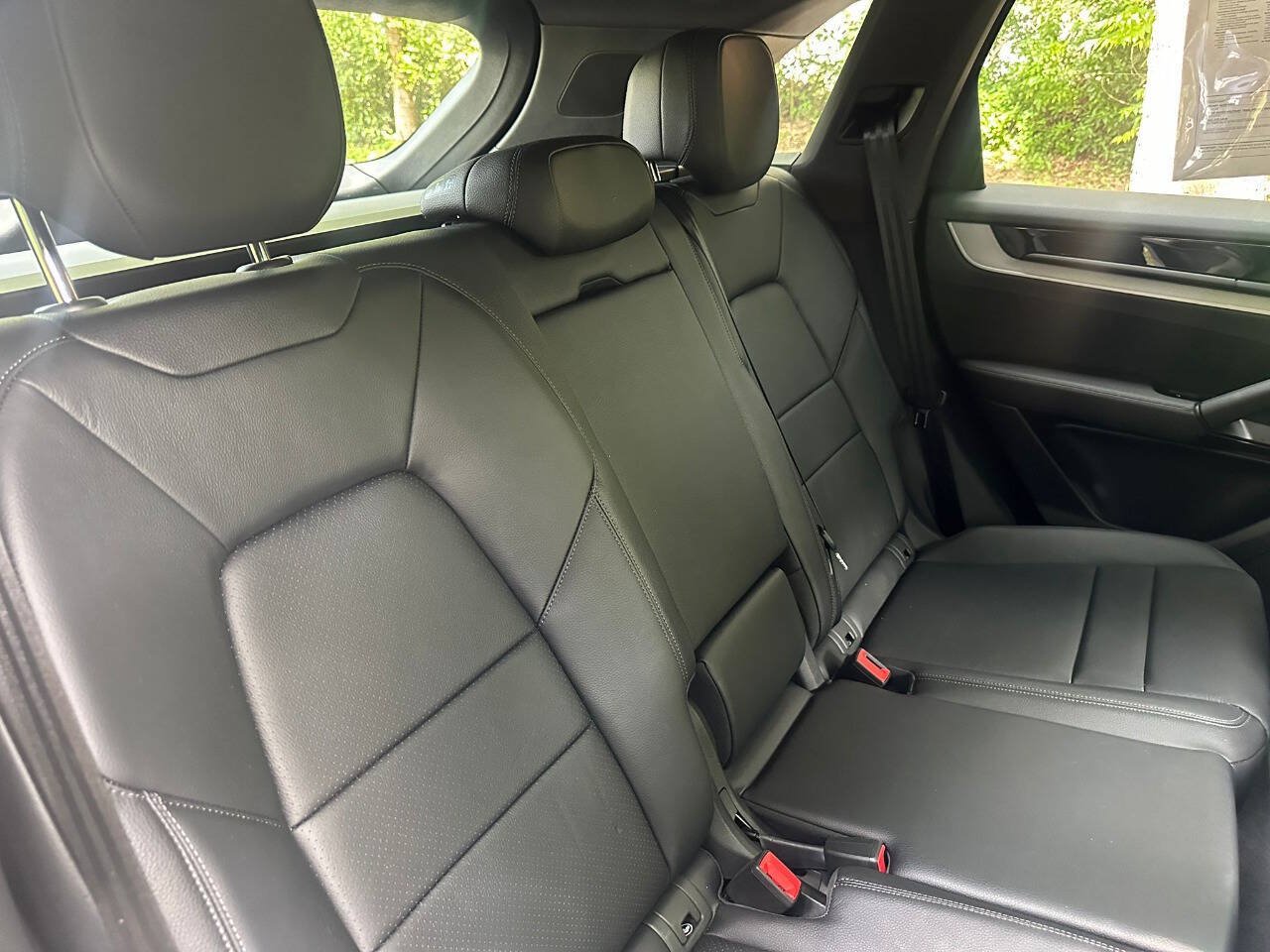 Used 2024 Porsche Cayenne AWD/4WD image 9