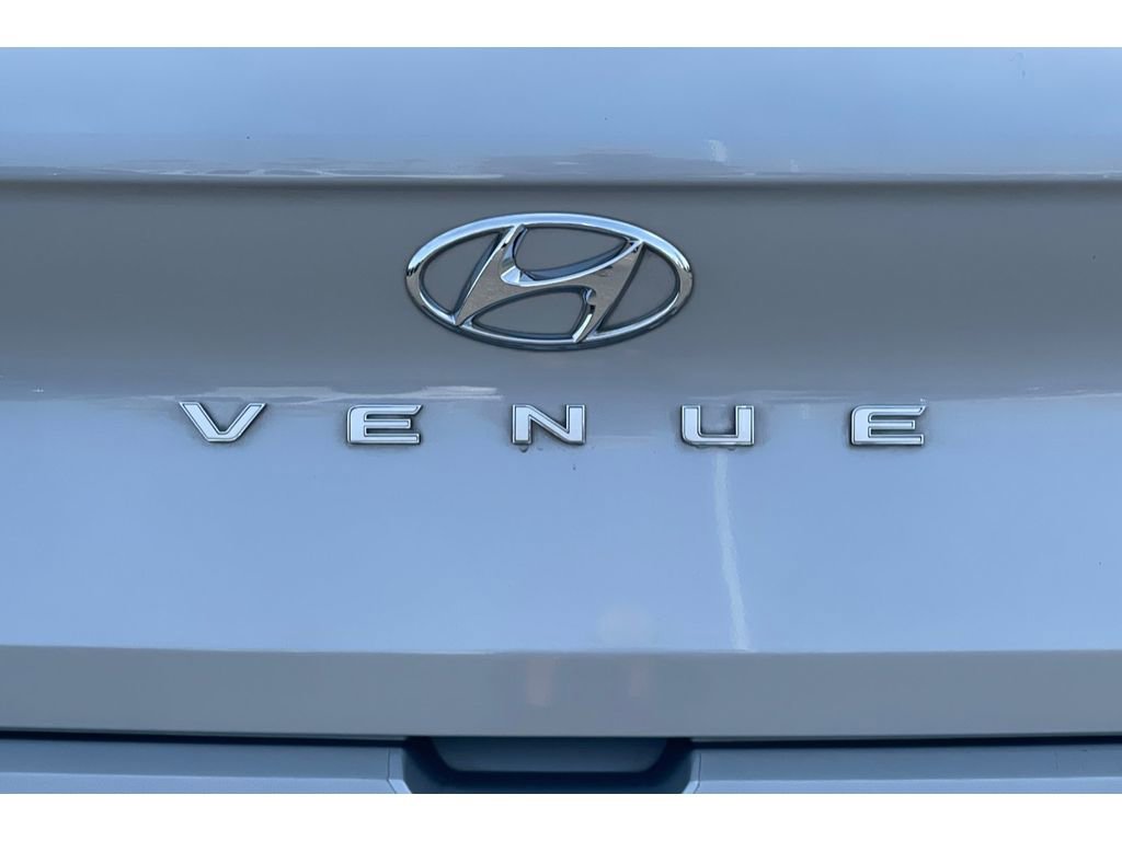 Used 2021 Hyundai Venue SE image 45