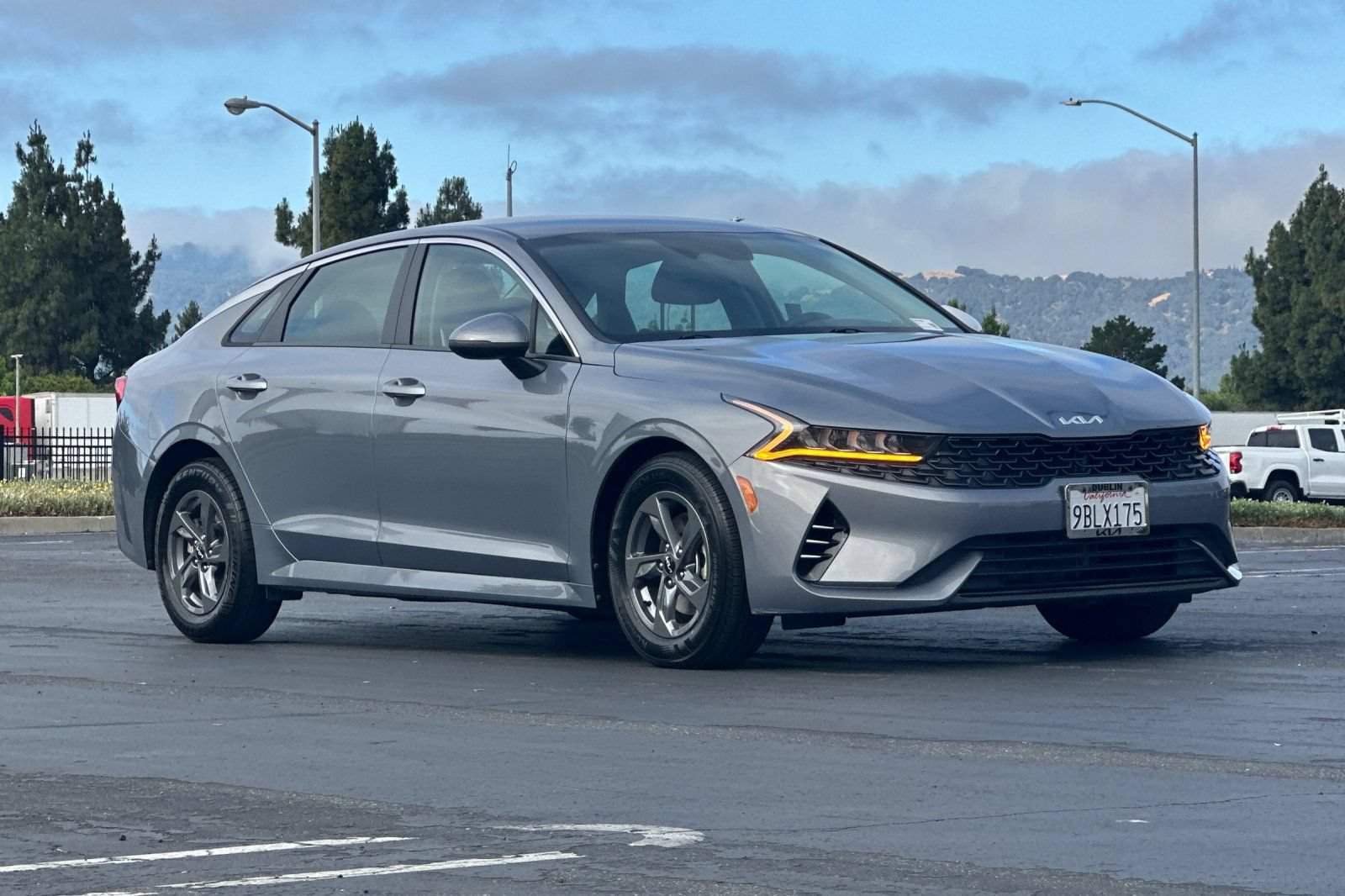 Used 2022 Kia K5 LX FWD image 2