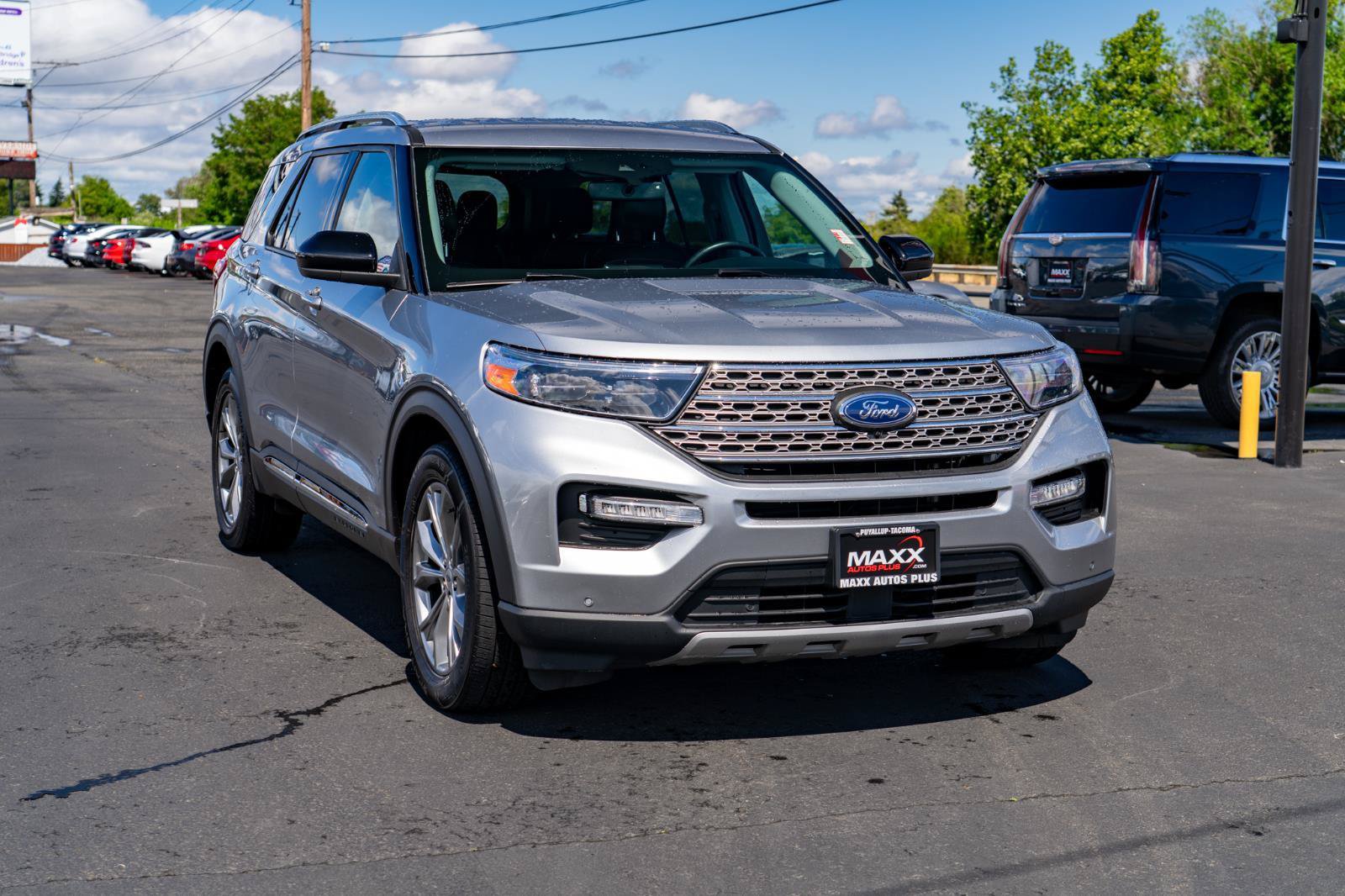 Used 2024 Ford Explorer Limited RWD image 2