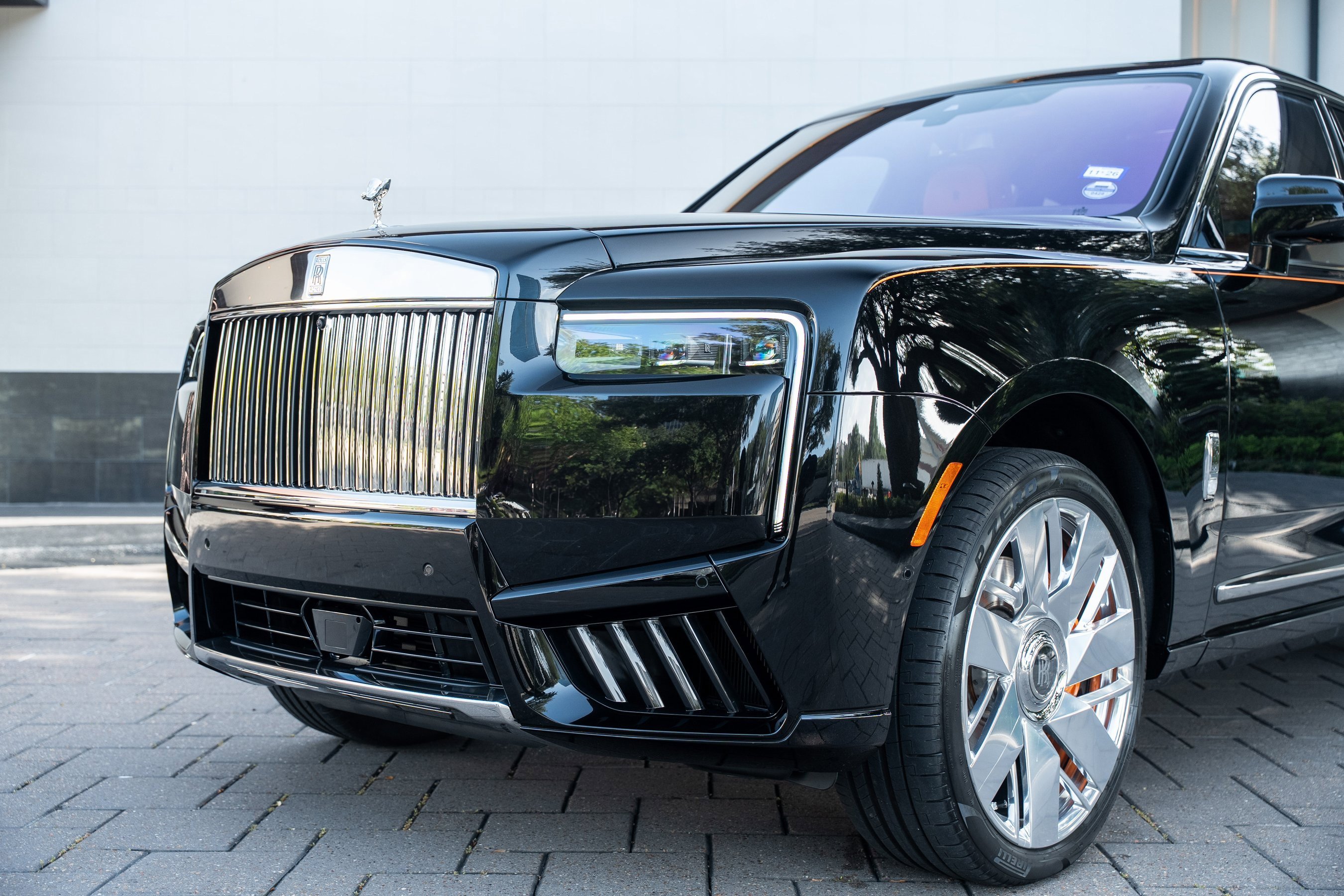 Used 2025 Rolls-Royce Cullinan image 8