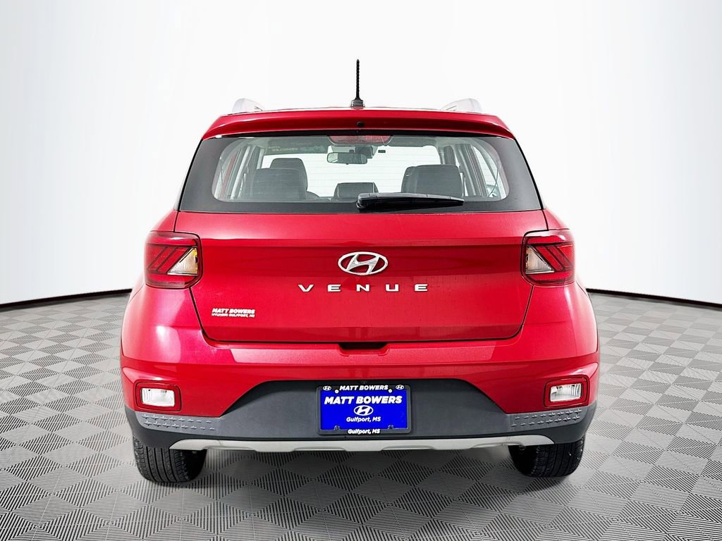 Used 2023 Hyundai Venue Limited image 6