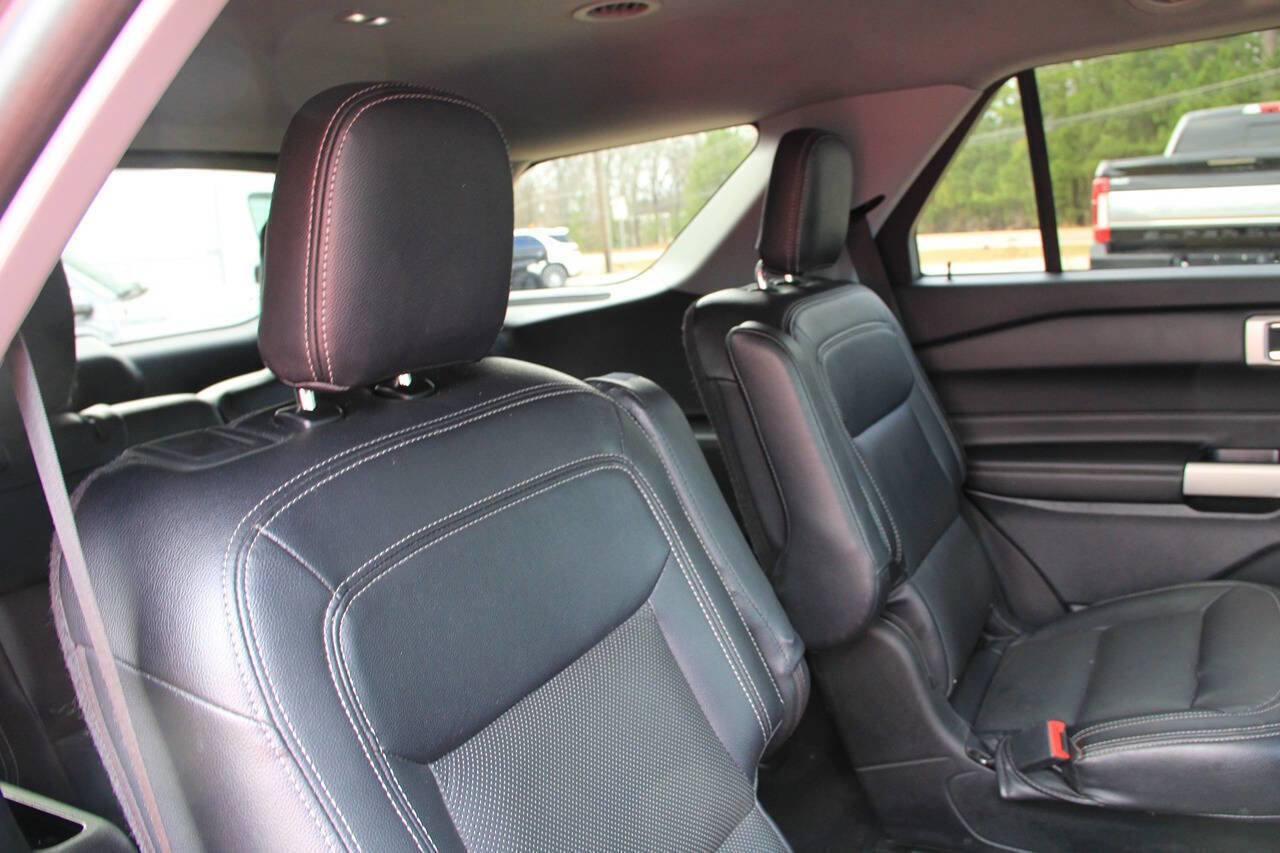 Used 2022 Ford Explorer XLT w/ Class IV Trailer Tow Package image 17