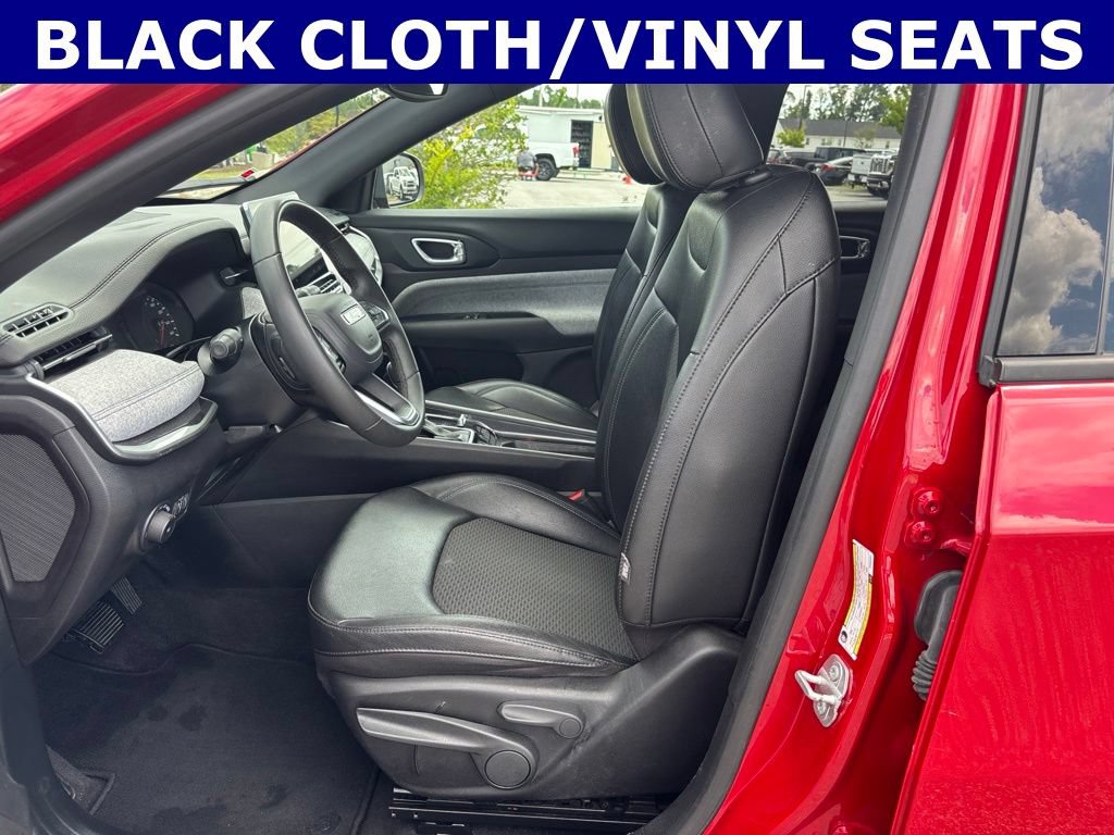 Used 2024 Jeep Compass Latitude AWD/4WD image 3