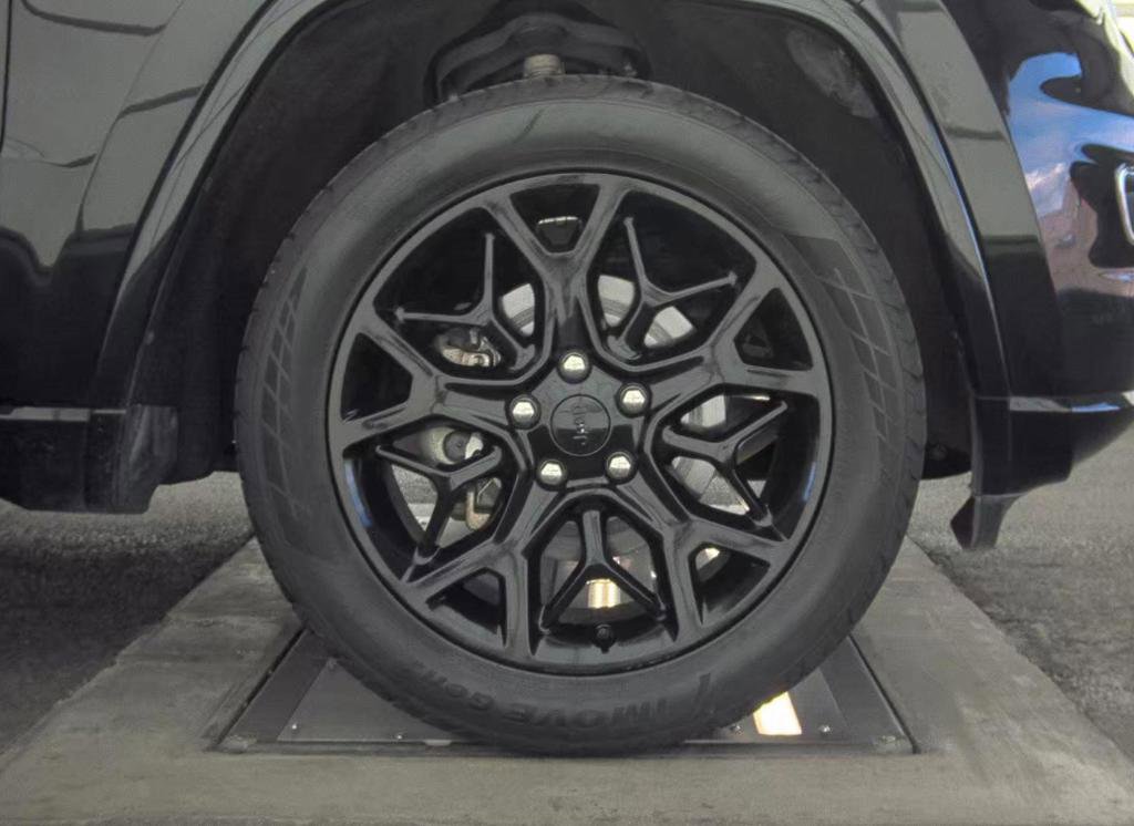 Used 2019 Jeep Grand Cherokee Overland image 19