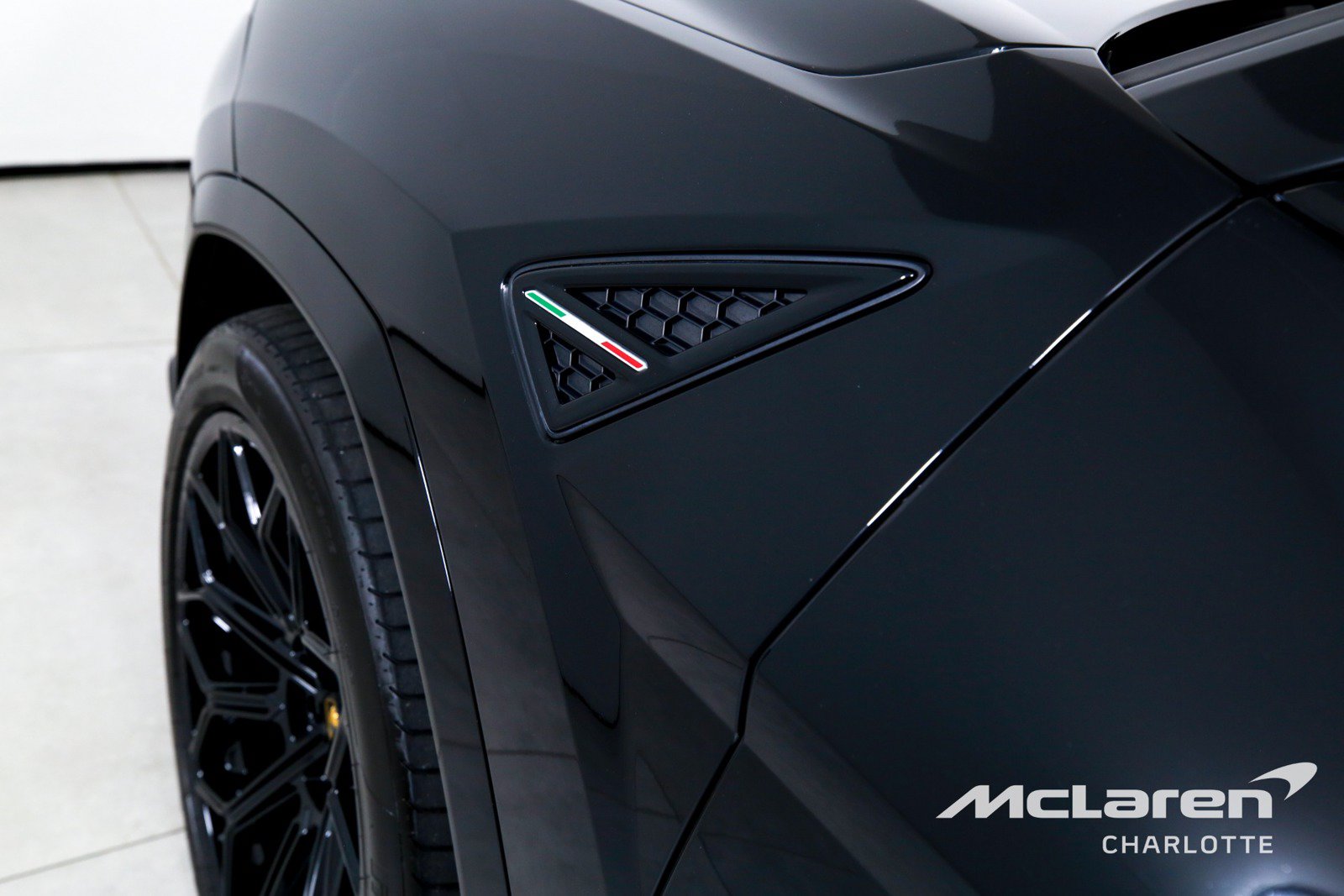 Used 2023 Lamborghini Urus S AWD/4WD image 43