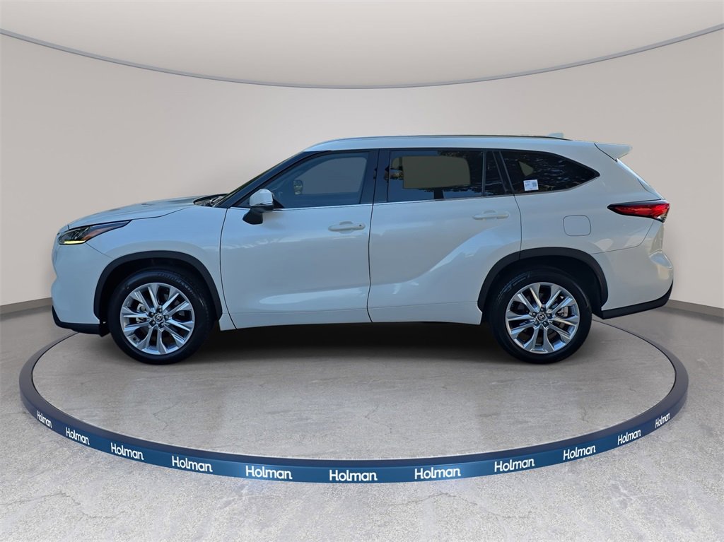 Used 2021 Toyota Highlander Limited image 9