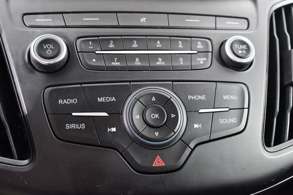 Used 2018 Ford Focus SE w/ Cold Weather Package FWD image 28