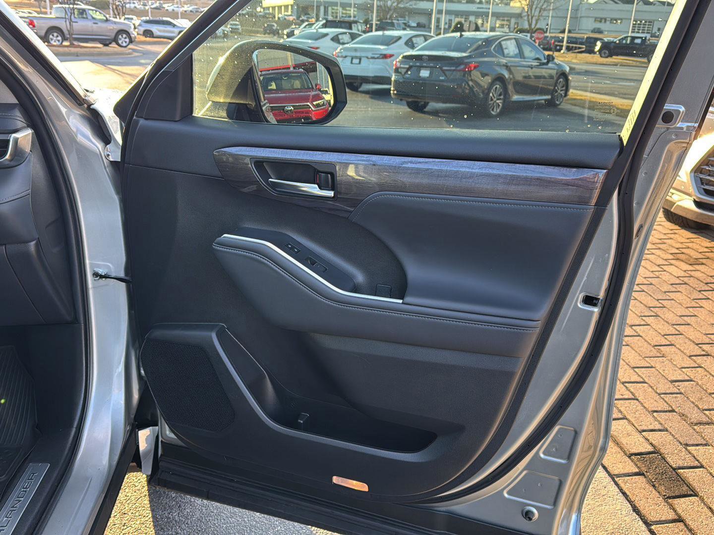 Certified 2022 Toyota Highlander Limited image 12
